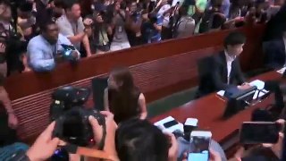 香港本土议员宣誓风波上演政治对决大戏