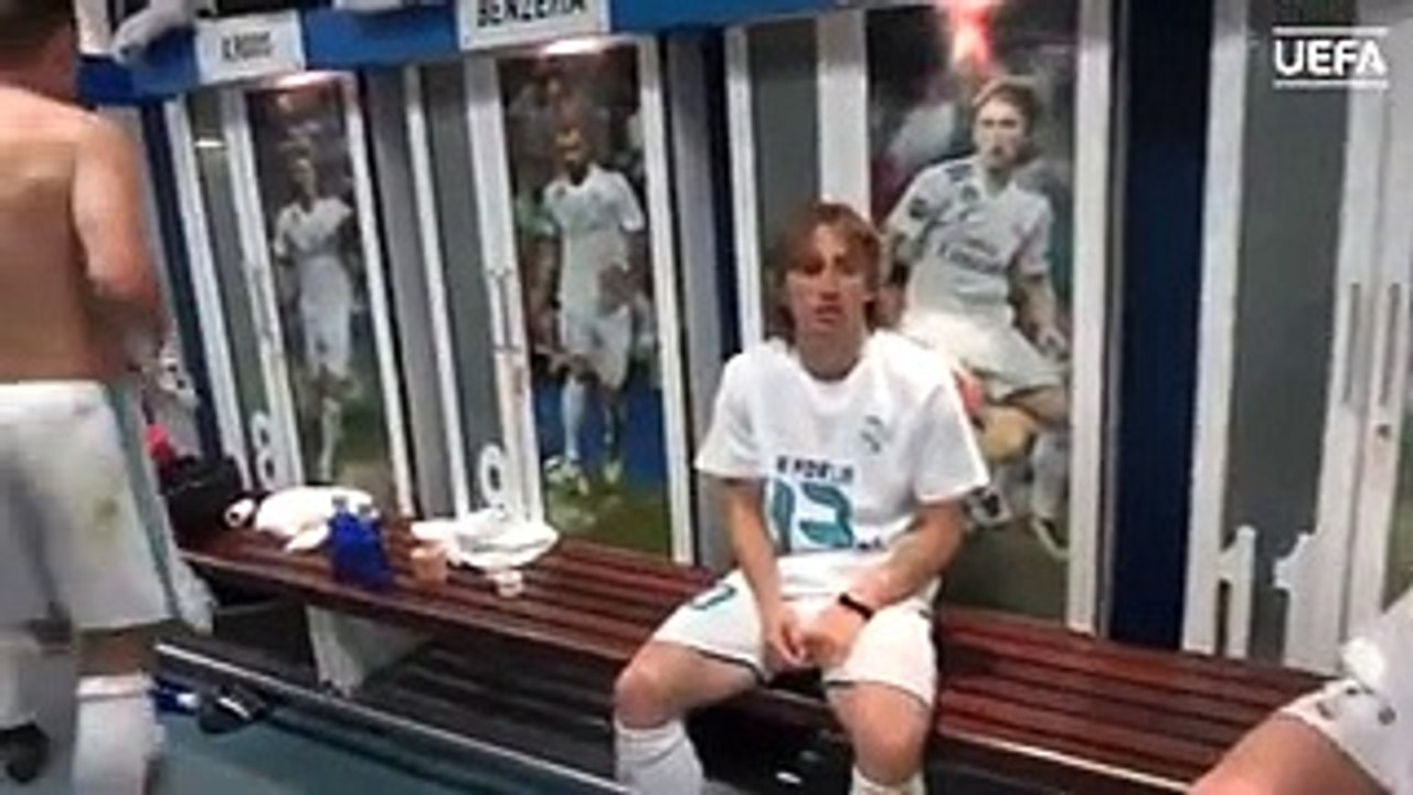 Veja a festa dos jogadores do Real Madrid no vestiário