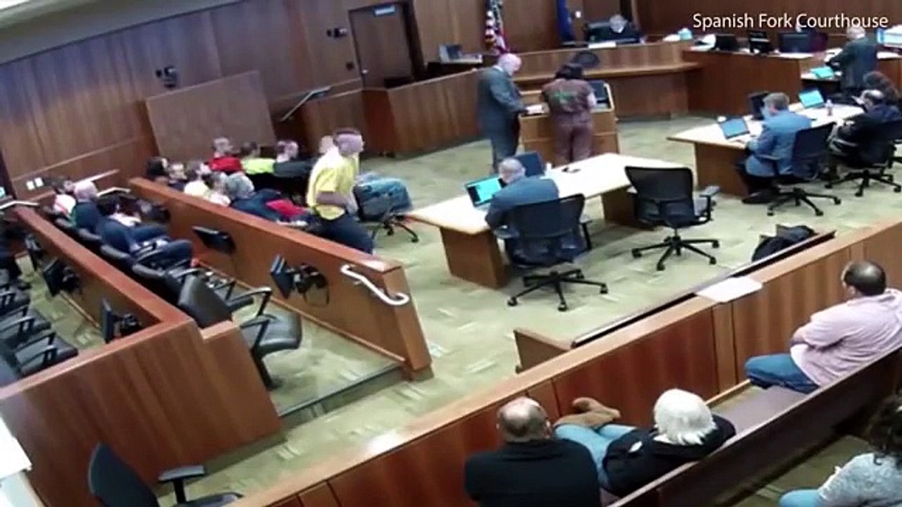 Ce détenu essai de s'évader du tribunal en sautant par le balcon.... raté