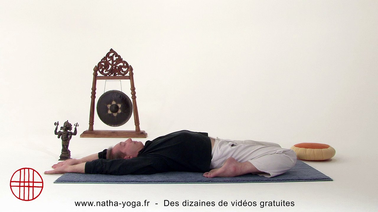 Posture du Yoga : position du diamant couché, suptavajrasana