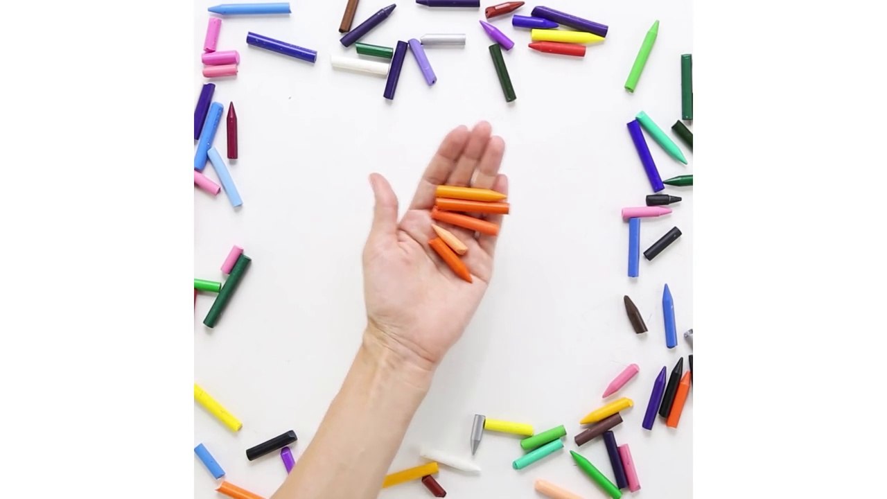 Amazing life hack; how to recycle old crayons l Daily crafts