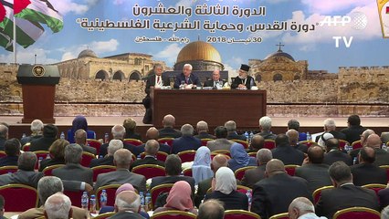 إعادة انتخاب محمود عباس رئيسا لمنظمة التحرير الفلسطينية