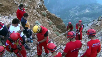 Kayalık alana iniş yapan Rus uyruklu yamaç paraşütü pilotu kurtarıldı - MUĞLA