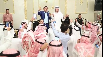 مصري يشعل فرح سعودي بأغنية آه لو لعبت يا زهر