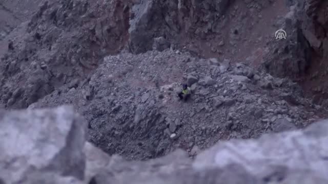 Kayalık Alana İniş Yapan Rus Uyruklu Yamaç Paraşütü Pilotu Kurtarıldı