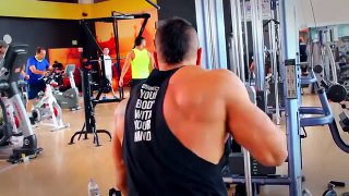 Julian Tanaka - Rutina de espalda y triceps