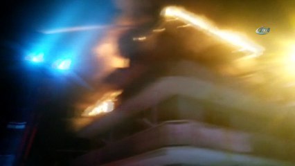 Apartmanın son katında çıkan yangın mahalleliyi korkuttu