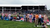 Rainy forecast for Kentucky Derby doesn't stop thousands