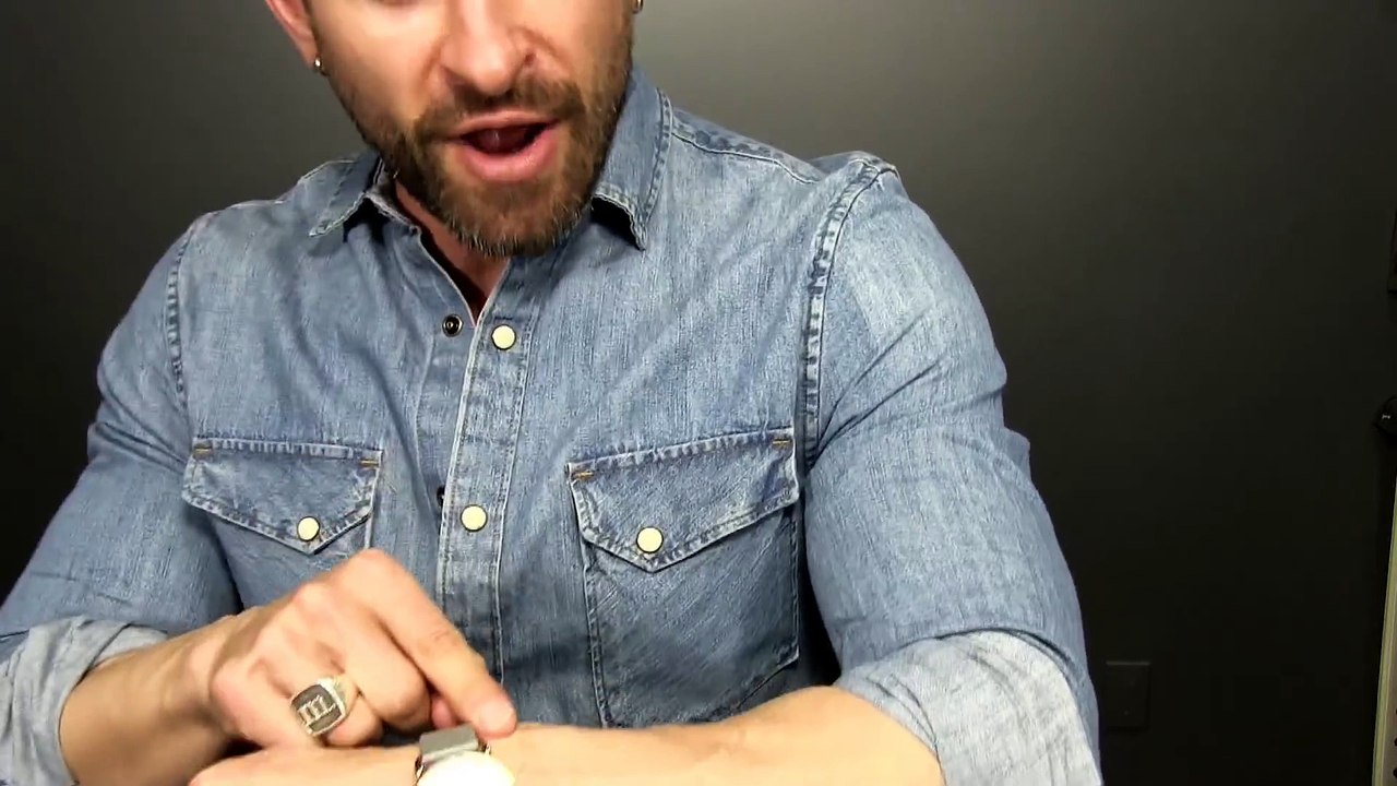 7 Things That Make a Guy Look HOT Even if He's NOT!