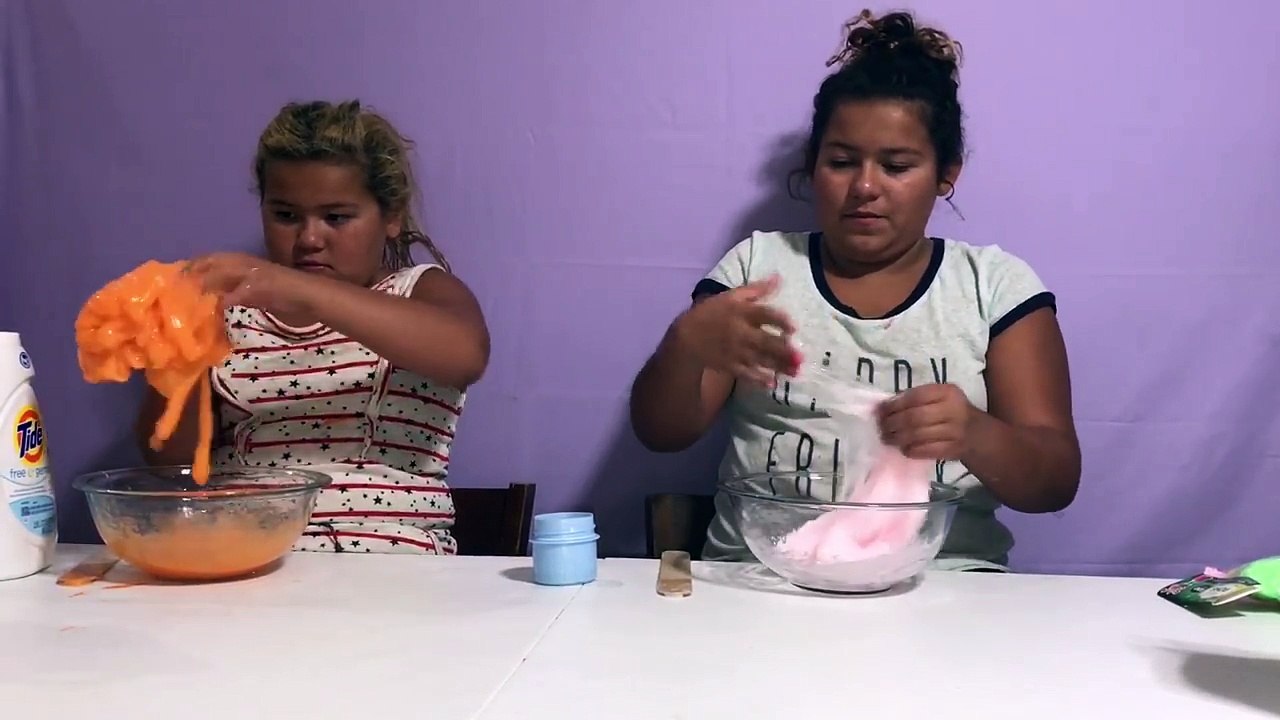 MAKING 2 EASY SLIMES ( ANY ONE CAN MAKE ) MAKING GIANT SLIMES, POM POM SLIMES  GIVEAWAY!!