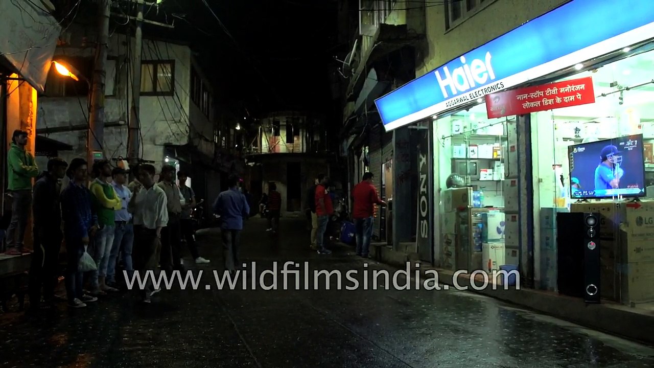 India loses cricket match against Pakistan - fans break Television set!