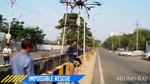 Hindistanlı Milind Raj isimli bir teknoloji meraklısı genç, yaklaşık 10 metre derinliğinde bir kuyuya düşen köpeği kendi tasarladı drone ile kurtardı.