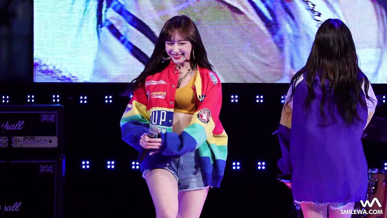 엉덩이 안무에 대처하는 EXID 하니 간지 ㅎㄷㄷ 4K 직캠 / Fancam by -wA-