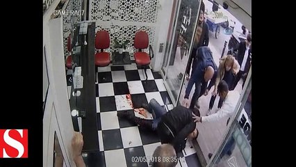 Önce defalarca bıçakladı, sonra tekme tokat dayak attı