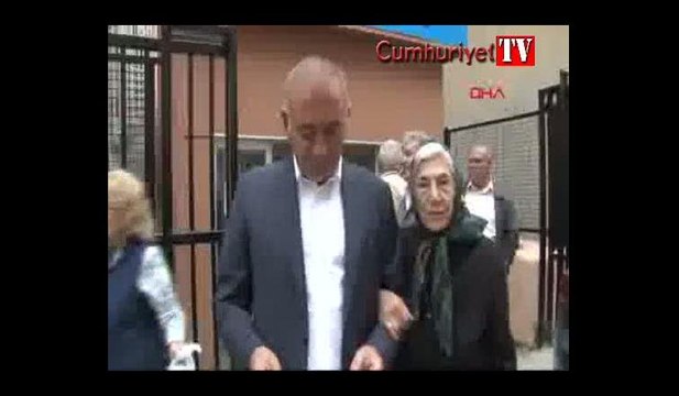 Gürsel Tekin'den YSK'ye çağrı