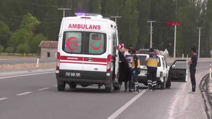 Konya-Lastiği Patlayan Otomobil, Otomobile Çarptı 2 Yaralı-Hd