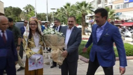 Bakan Zeybekci'den Standard&Poor's açıklaması: '15 Temmuz'dan sonra Türkiye'nin notunu düşürmekle ilgili adım atanlar da bunlardır.'