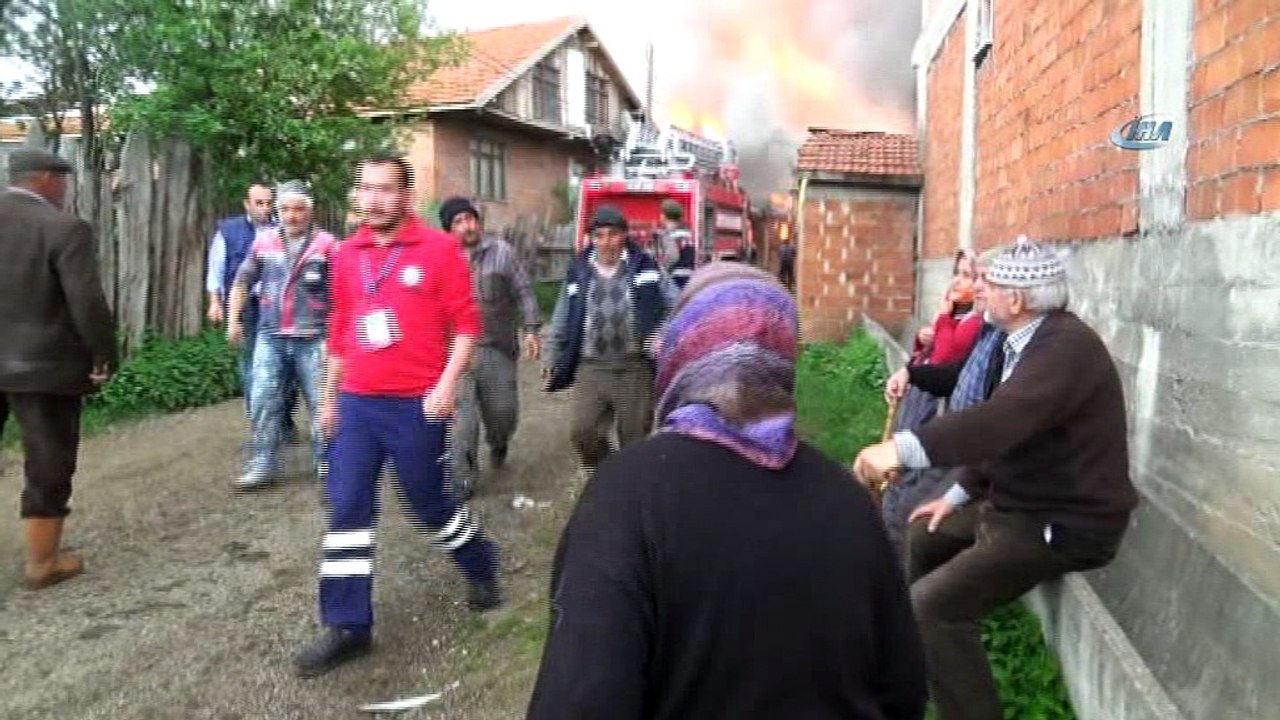 Yangına müdahaleye giden itfaiye ekibi kaza yaptı: 1 ölü 1 yaralı