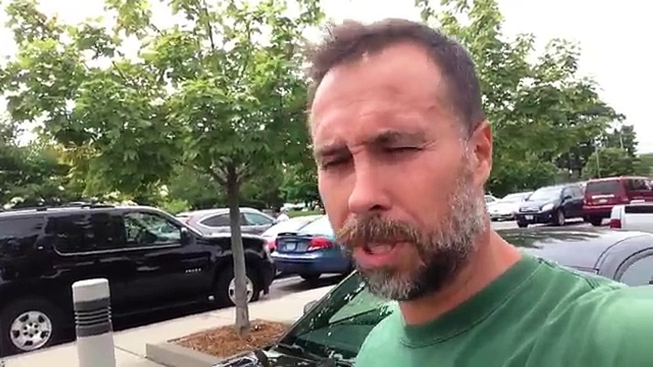 How to Collect Money From a Customer