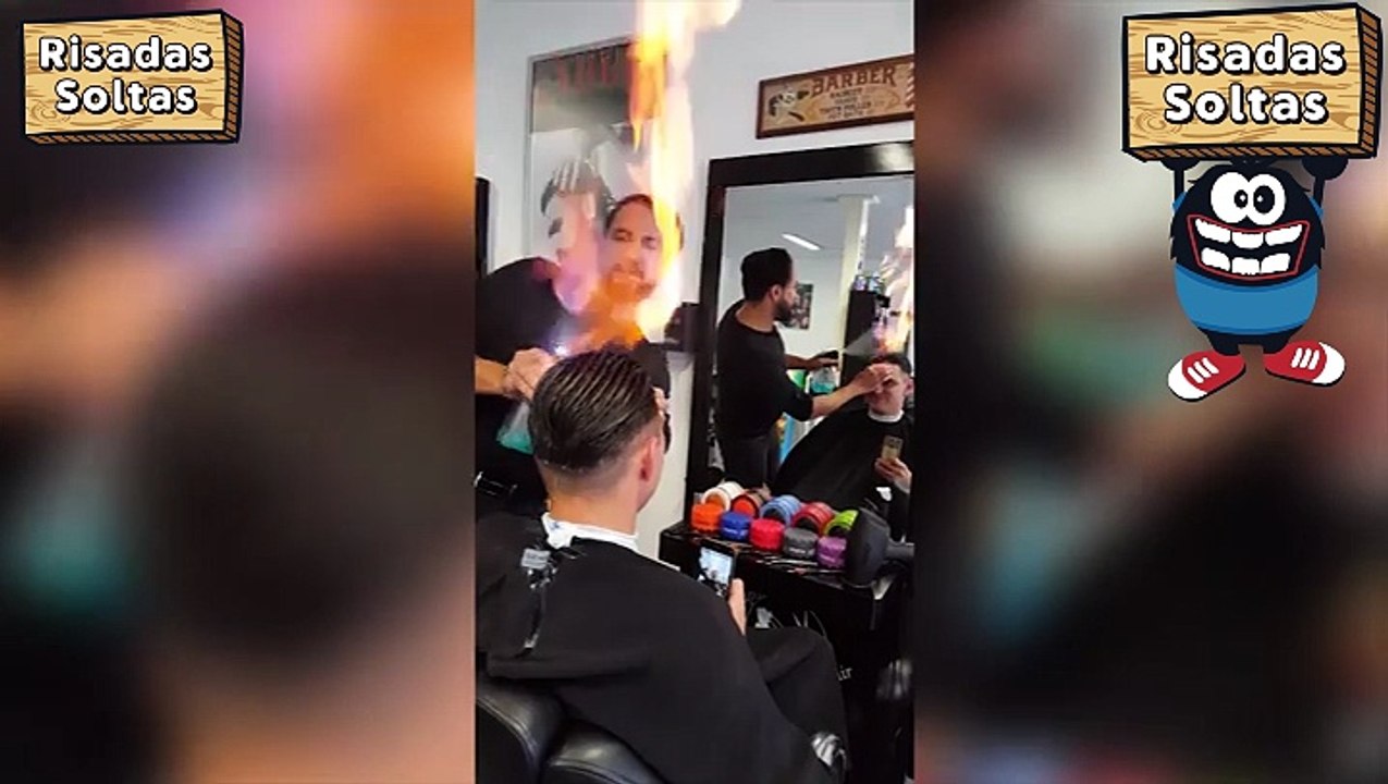 Barbeiro corta cabelo com FOGO