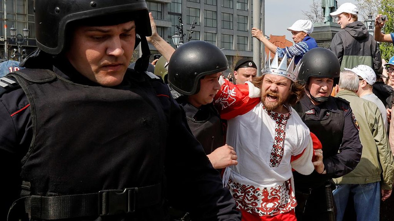 Более 1600 человек задержаны в ходе акций проте...