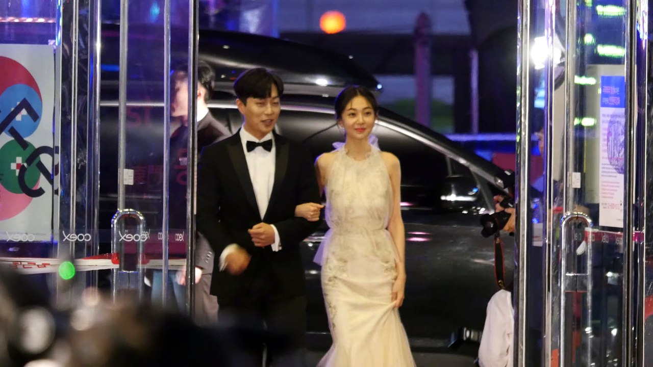 180503 Yoon Doo Joon & Baek Jin-hee at 54th Baeksang Arts Awards 2018 Red Carpet