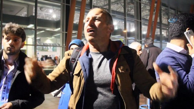 Erzurum’dan İstanbul Sabiha Gökçen Havalimanına gidecek uçakta kalkıştan kısa bir süre önce yangın çıktı. Yangın nedeniyle yolcular tahliye edildi. Olay yerine itfaiye ekipleri sevk edildi