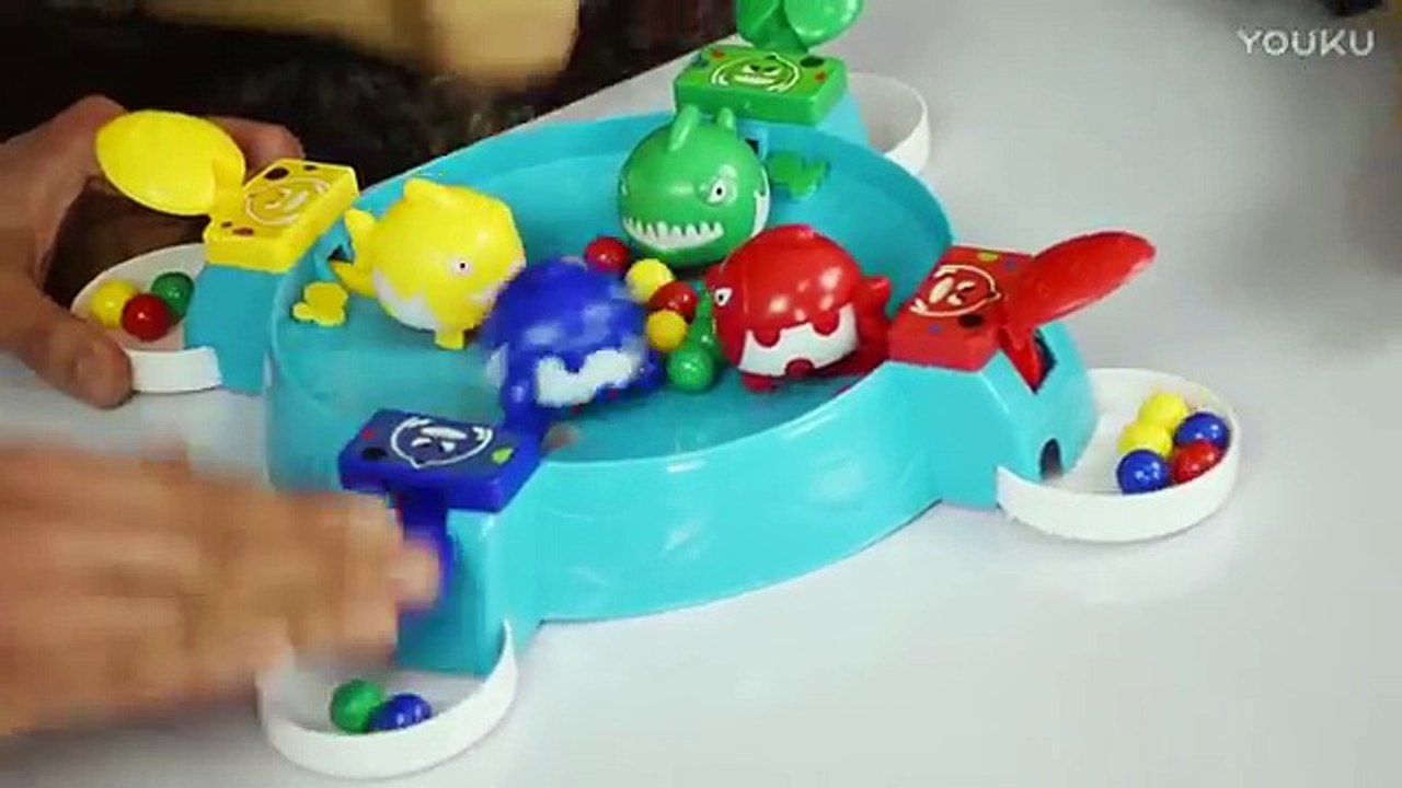 水虎鱼吃珠子啦，瑶瑶姐姐加入了呢 新魔力玩具学校, new molly toy school