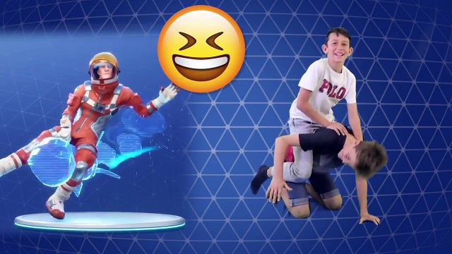 ¡¡Todos los BAILES de FORTNITE en la Vida Real! el Robot, Disco Fever, Wiggle, Electro Shuffle...