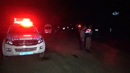 Bursa’da feci kaza... Düğünden dönen aile tırın altında kaldı ; 3 ölü 3 yaralı