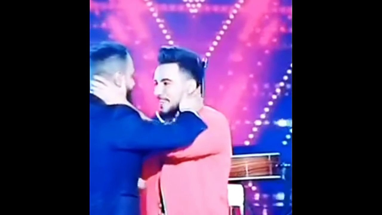 لحظة مؤثرة لــ حسين بن حاج لم تشاهدها بعد خروجه من "ذا فويس" وفوز "عصام سرحان"وكلمه حماقي له