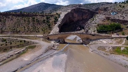 Cendere Köprüsü 1800 yıldır tarihe meydan okuyor