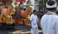 Parade Bunga Meriahkan Peringatan Hut Ke-725 Kota Surabaya