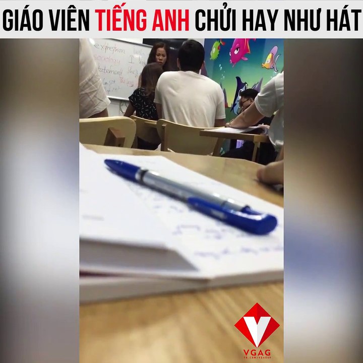 Phốt căng !!!!Giáo viên dạy tiếng anh chửi học viên vô học " Đây là sân chơi của tao, luật của tao, mày cứ đóng 100 nghìn đi rồi lớp học tiếp, không thì ra ngo