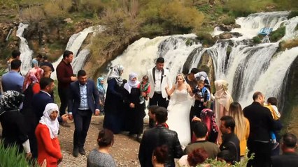 Muradiye Şelalesi’nde ilkbahar coşkusu