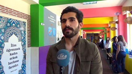 Koridorda oluşturdukları ‘Değerler Sokağı’ okula renk kattı