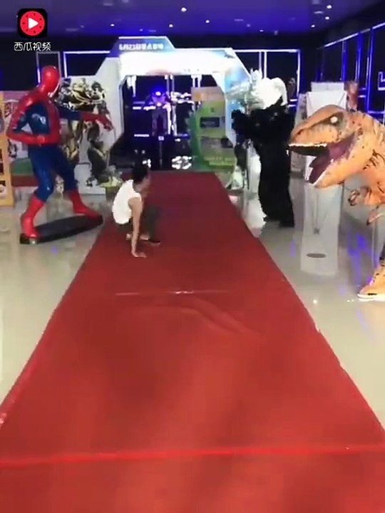 Prank by Dinosaur - full funny