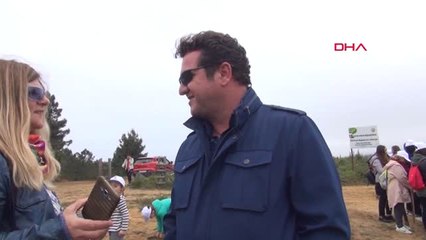 İnsanlık ve Doğa Renksiz Kalmasın" Diyerek 500 Fidan Diktiler