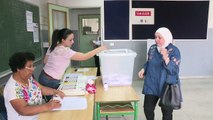 اللبنانيون يقبلون على صناديق الاقتراع لانتخاب برلمان جديد