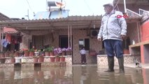 Aydın İncirliova'da Sağanak Yağmur Sele Neden Oldu