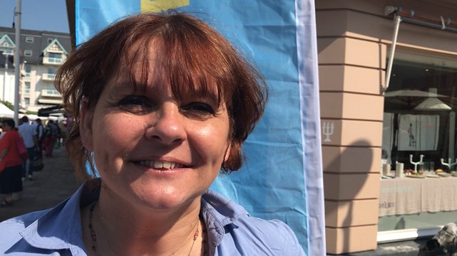 Les Marcheurs au marché de