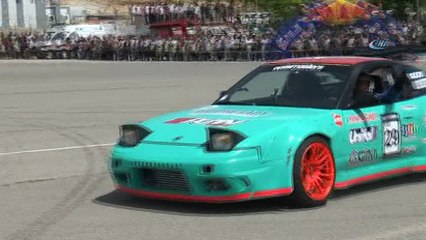 Gaziantep'te drift festivali...Gösteriye izinsiz katılan bir araç ortalığı birbirine kattı