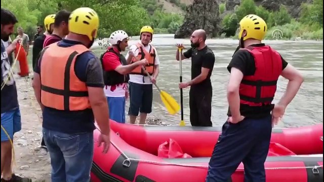 Tunceli Valisi Sonel rafting yaptı - TUNCELİ