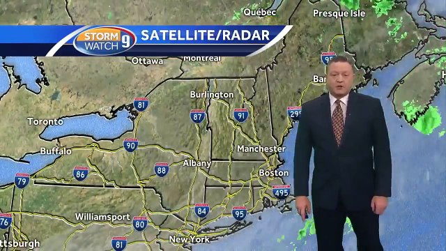 Bulletin météo interrompu par un chien devant la carte en direct à la Télévision !