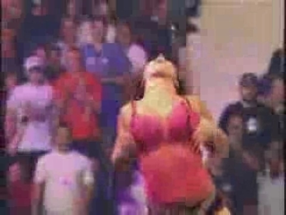Raw Opening: 2006