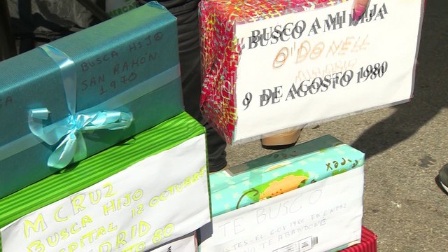 Asociaciones de bebés robados se concentran en el Día de la Madre