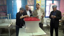 Yerel seçimlerde oy verme işlemi sürüyor - TUNUS