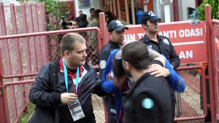 Murat Cavcav'a küfreden iki taraftar gözaltına alındı