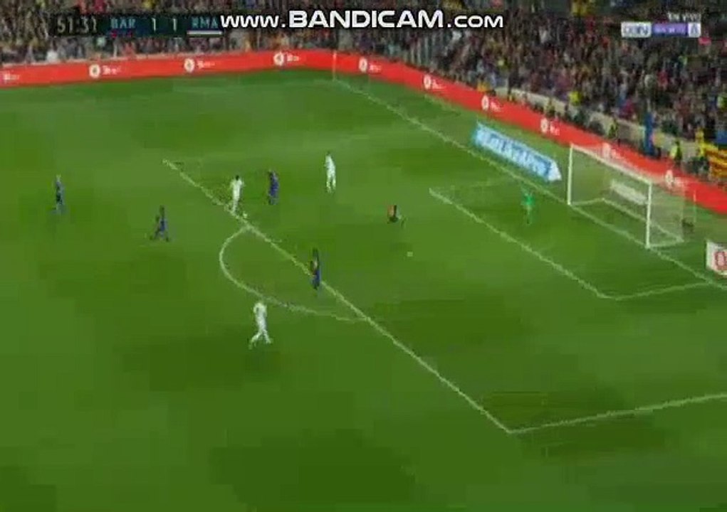 Résumé  Barcelone - Real Madrid but Lionel Messi (2-1 )