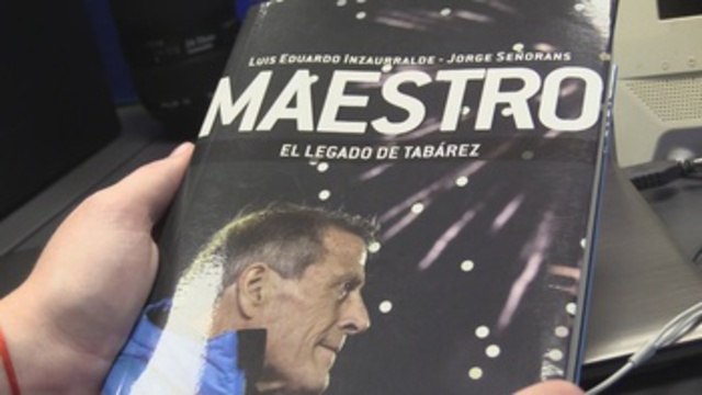 Perodistas retratan en su libro el legado de 'el Maestro' Tabárez
